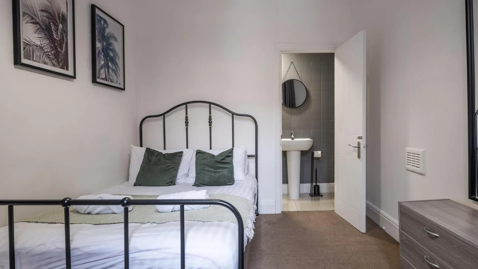 Large Group Central Apartment Newcastle upon Tyne